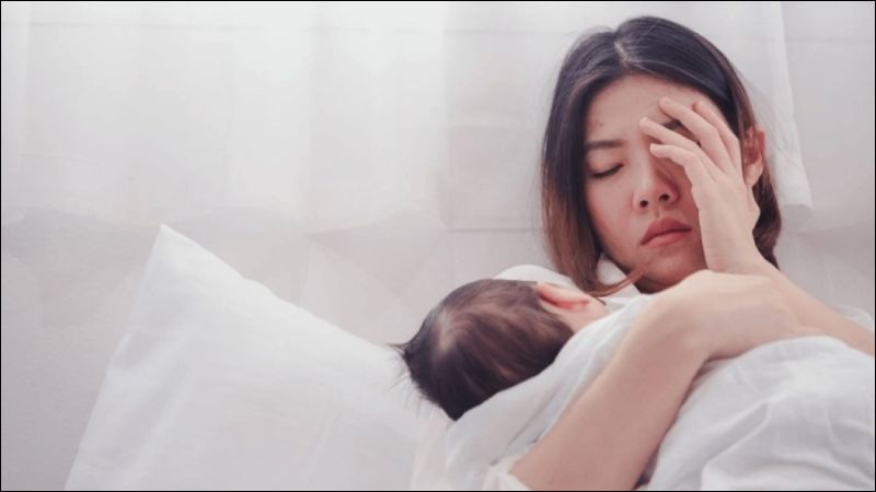 Mẹ bất ngờ ném con mới sinh xuống đất khiến cả nhà bàng hoàng: Biết lý do ai cũng cảm thông- Ảnh 1.