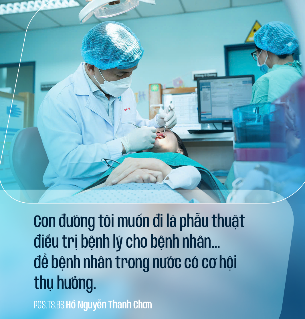 Vị bác sĩ dấn thân vào lĩnh vực "mình còn thua xa nước ngoài", 2 lần chọn ca mổ "chưa ai làm" ở Việt Nam- Ảnh 2. Vị bác sĩ dấn thân vào lĩnh vực "mình còn thua xa nước ngoài", 2 lần chọn ca mổ "chưa ai làm" ở Việt Nam- Ảnh 2.