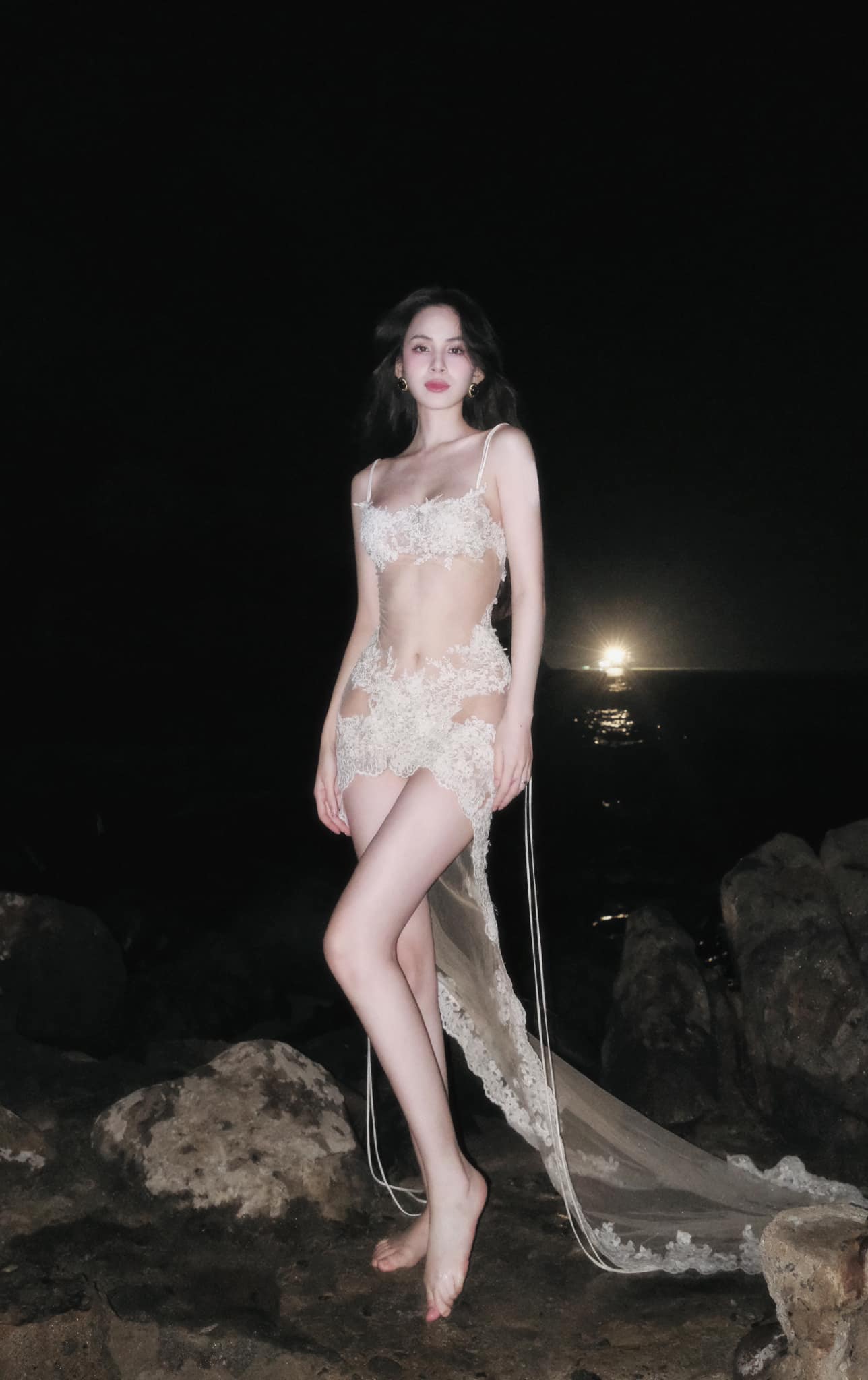 Xuất hiện mỹ nhân Việt vừa rơi nước mắt là cả cõi mạng nháo nhào: Làm như cả thế giới có lỗi với bả!- Ảnh 11.