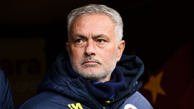 Cuộc sống tại Thổ Nhĩ Kỳ và sự hỗn loạn quen thuộc được tạo ra bởi Jose Mourinho- Ảnh 1.