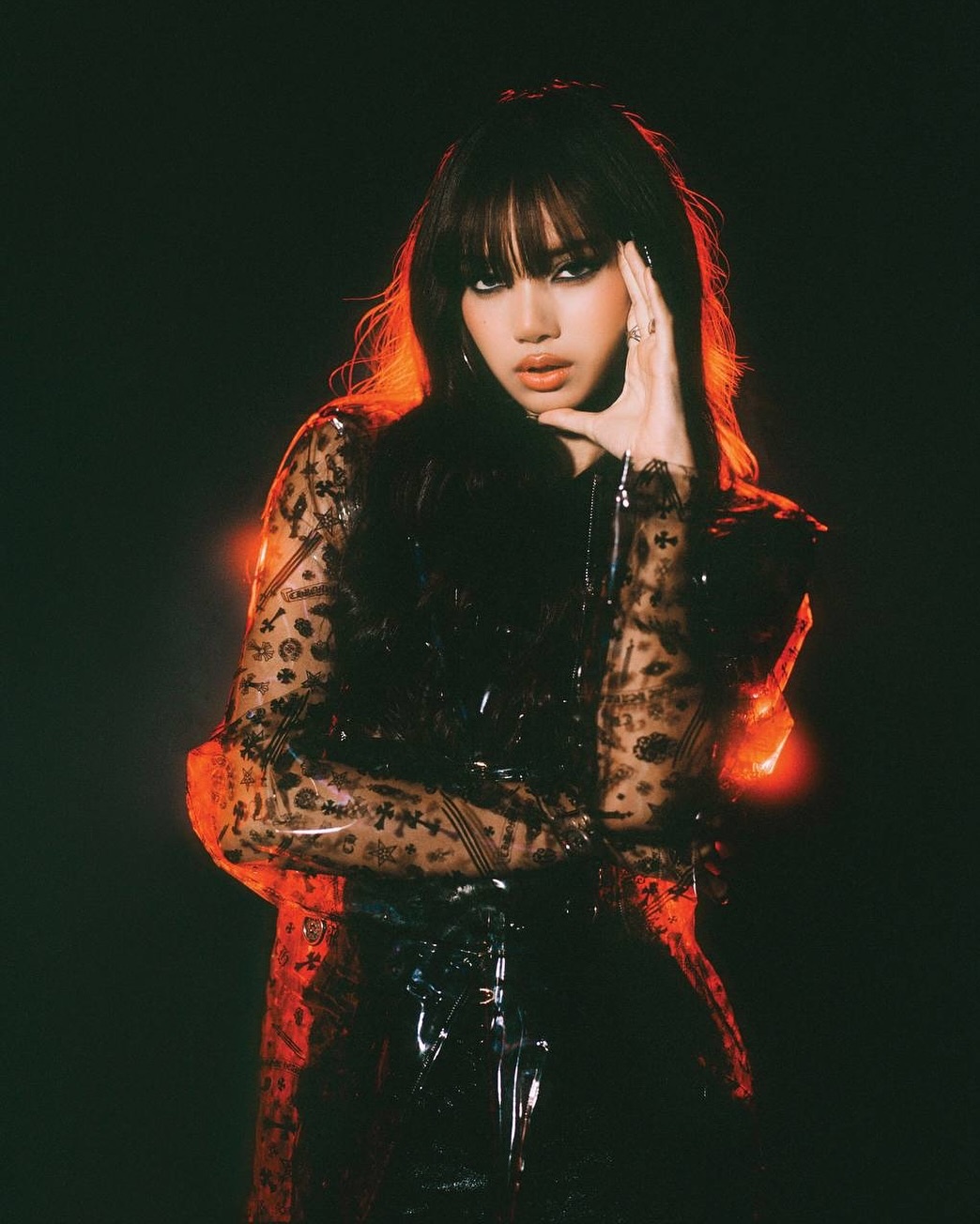 Lisa (BLACKPINK) "điên rồ" thật rồi: Tuyên bố làm kẻ phản diện, hoá bệnh nhân tâm thần "diss" cả thế giới!- Ảnh 6.