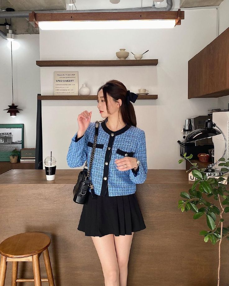 Mùng 6 Tết đi làm lại, 12 con giáp nên mặc những màu này để năm mới Mùng 6 Tết đi làm lại, 12 con giáp nên mặc những màu này để năm mới