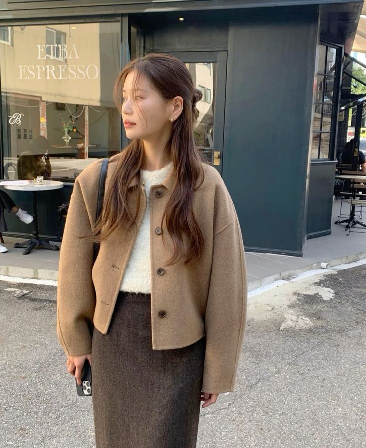 Mùng 6 Tết đi làm lại, 12 con giáp nên mặc những màu này để năm mới Mùng 6 Tết đi làm lại, 12 con giáp nên mặc những màu này để năm mới