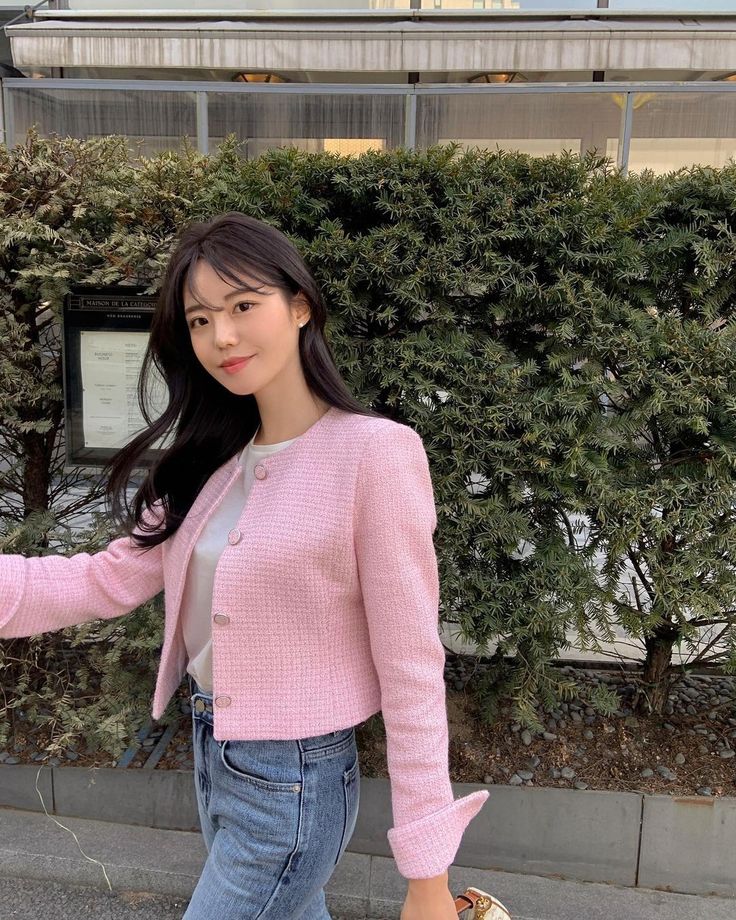 Mùng 6 Tết đi làm lại, 12 con giáp nên mặc những màu này để năm mới Mùng 6 Tết đi làm lại, 12 con giáp nên mặc những màu này để năm mới