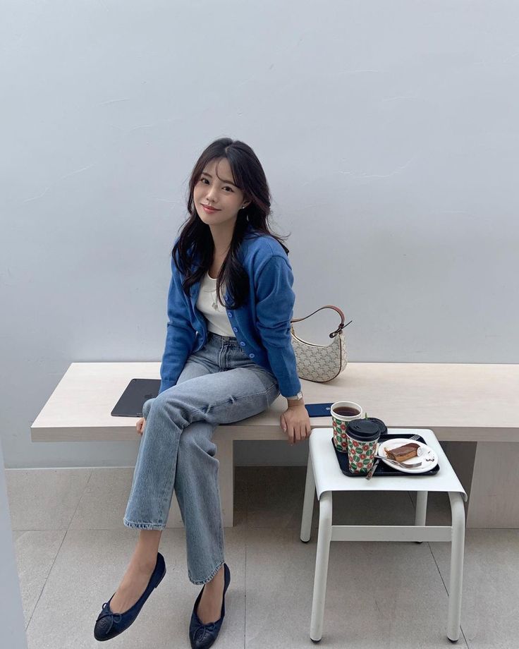 Mùng 6 Tết đi làm lại, 12 con giáp nên mặc những màu này để năm mới Mùng 6 Tết đi làm lại, 12 con giáp nên mặc những màu này để năm mới