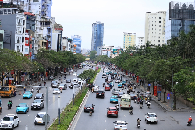 Dân tình nghỉ Tết hơi sâu: Ngày đi làm đầu tiên đường phố vẫn thông thoáng- Ảnh 1.