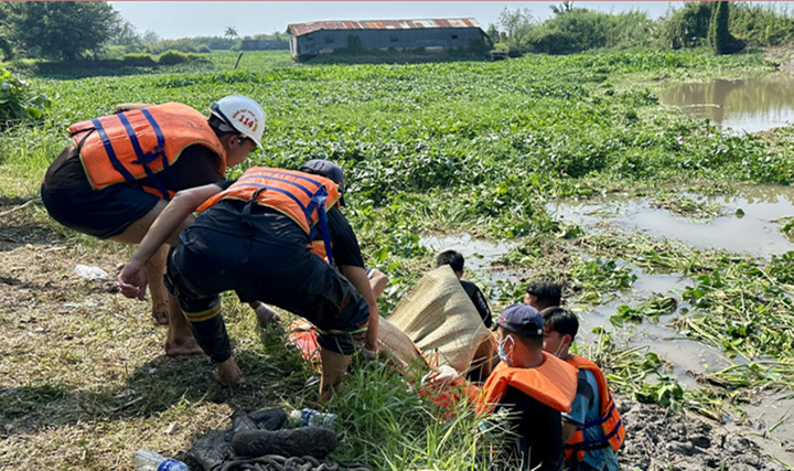 Tìm thấy thi thể 3 thanh niên bị nước hút vào cống ở Bến Tre- Ảnh 1.