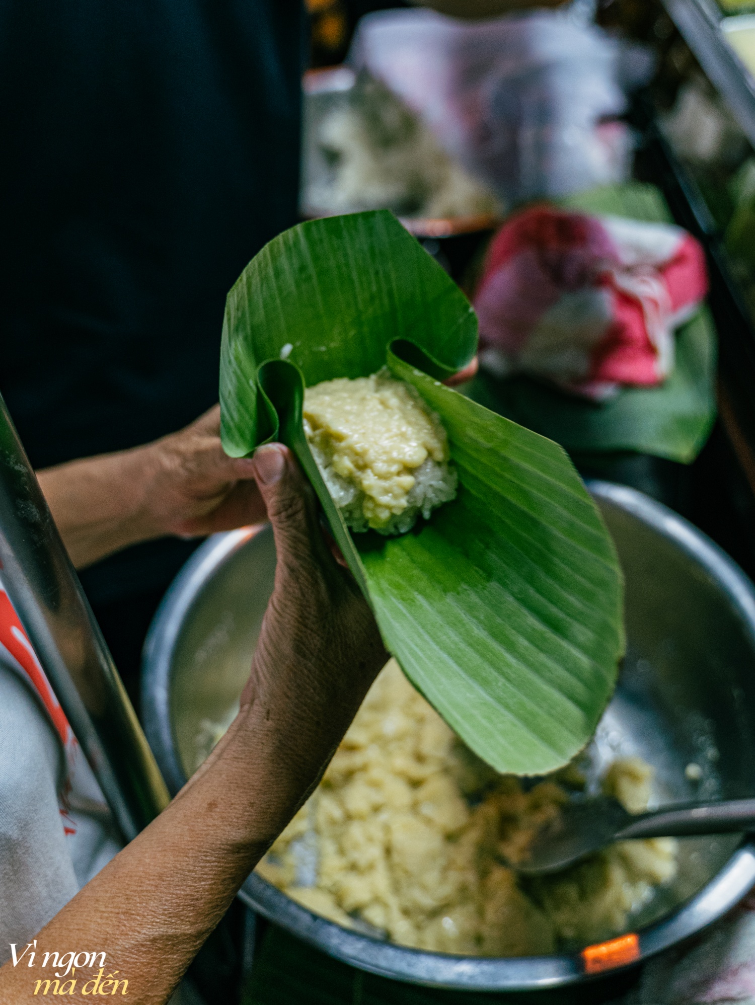 Xe xôi cadé tuổi đời nửa thế kỷ ở khu Chợ Lớn chỉ bán buổi tối, không biển hiệu cũng chẳng có chỗ ngồi nhưng chưa bao giờ vắng khách- Ảnh 3.