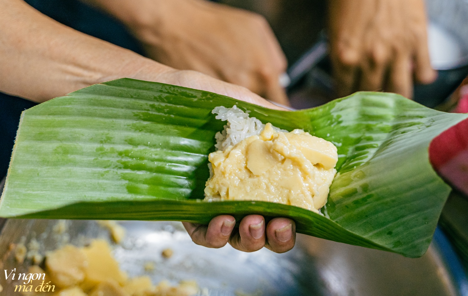 Xe xôi cadé tuổi đời nửa thế kỷ ở khu Chợ Lớn chỉ bán buổi tối, không biển hiệu cũng chẳng có chỗ ngồi nhưng chưa bao giờ vắng khách- Ảnh 2.