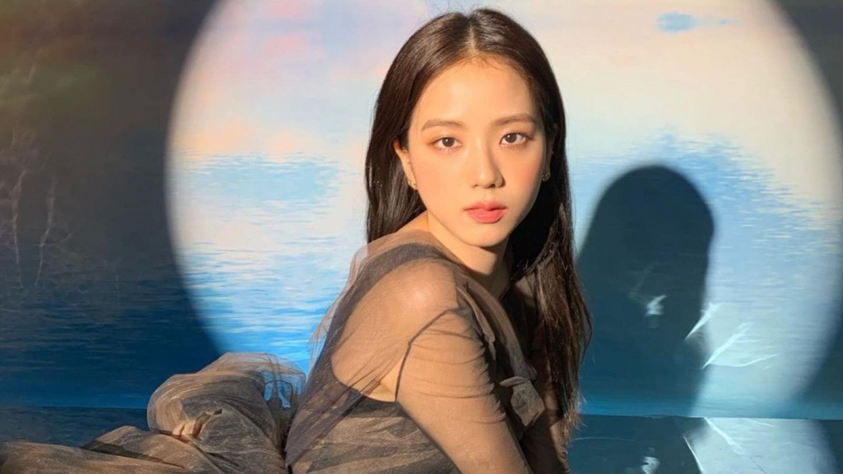 Jisoo (Blackpink) bật mí thói quen tắm "rất lạ" để luôn giữ được vẻ ngoài rạng rỡ và sức khỏe dẻo dai!- Ảnh 1.