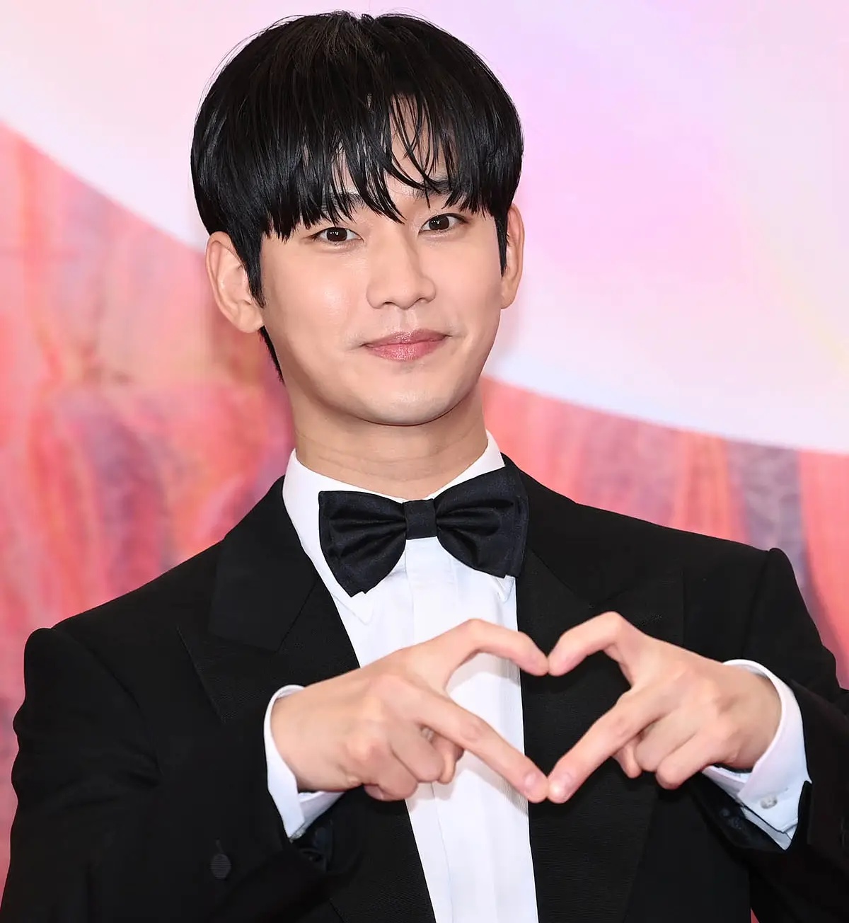 Kim Soo Hyun - Kim Sae Ron hơn nhau 12 tuổi, sự nghiệp thế nào trước khi vướng scandal chấn động nhất lúc này?- Ảnh 1.