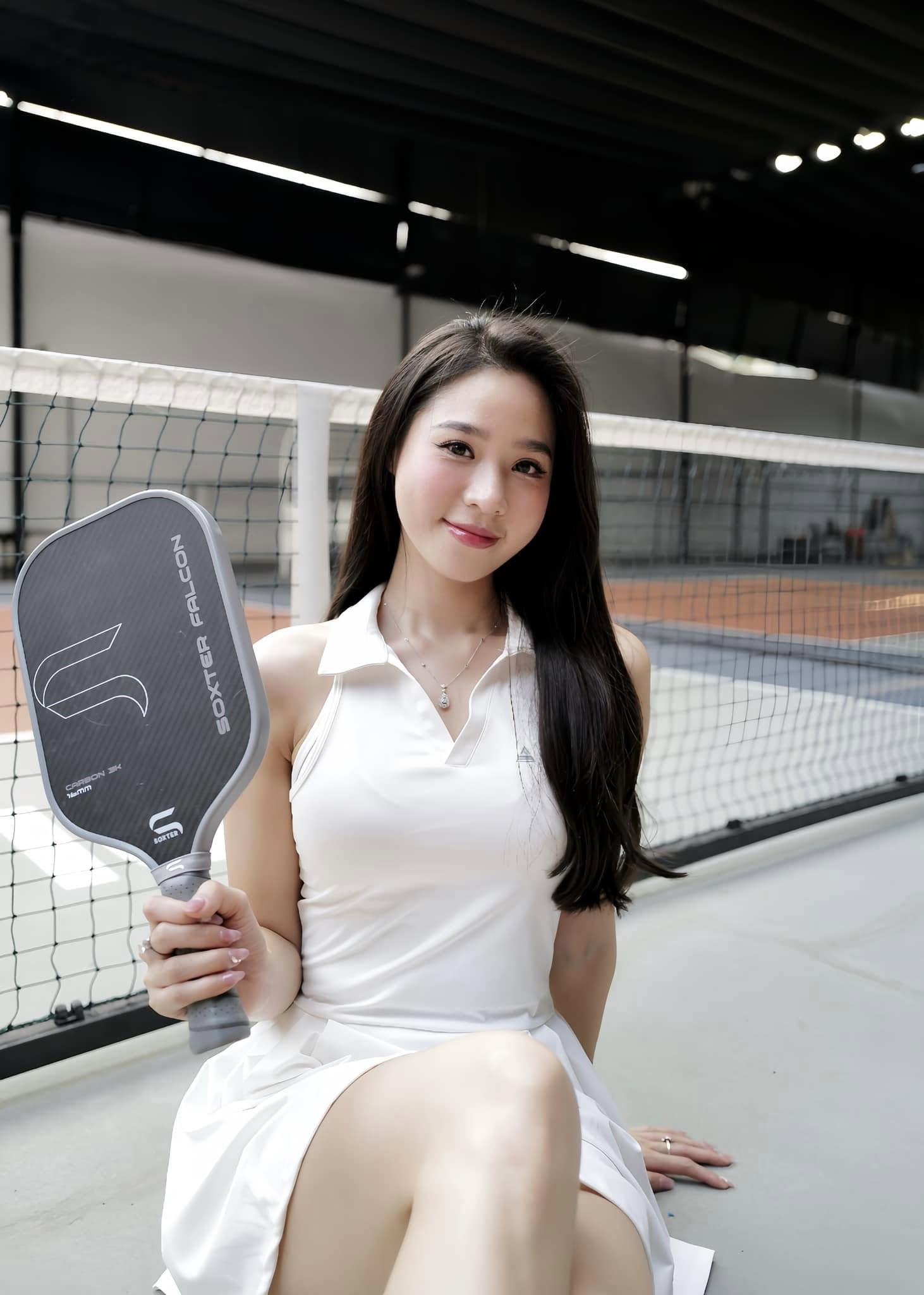 Nữ MC sinh năm 2000 xinh tựa nàng thơ trên sân pickleball- Ảnh 2.