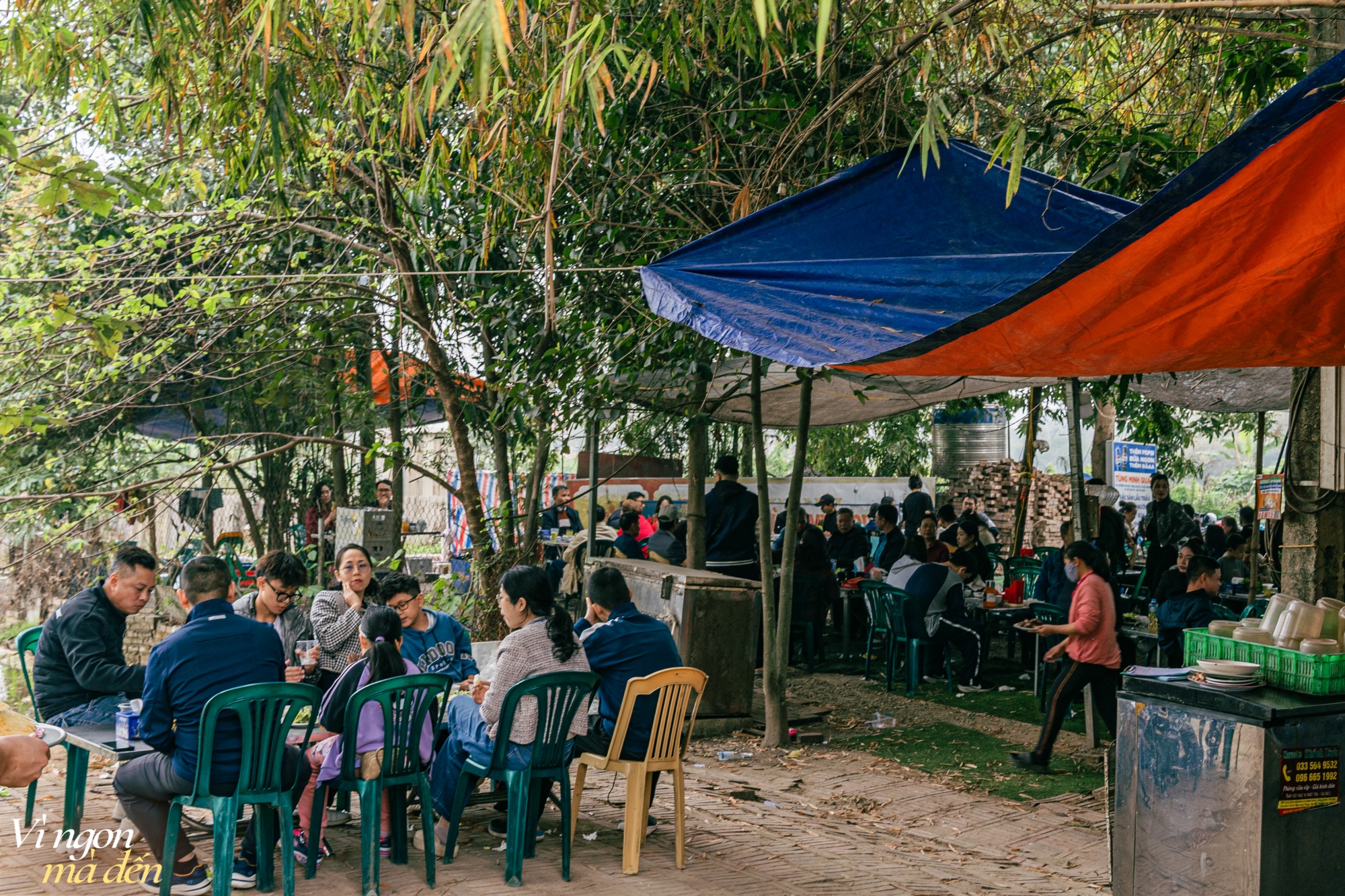 Lặn lội mấy chục cây số đi ăn thử "quán rặng tre" nức tiếng Đông Anh, xe ô tô xếp hàng dài, giờ cao điểm khách phải tự phục vụ- Ảnh 7.