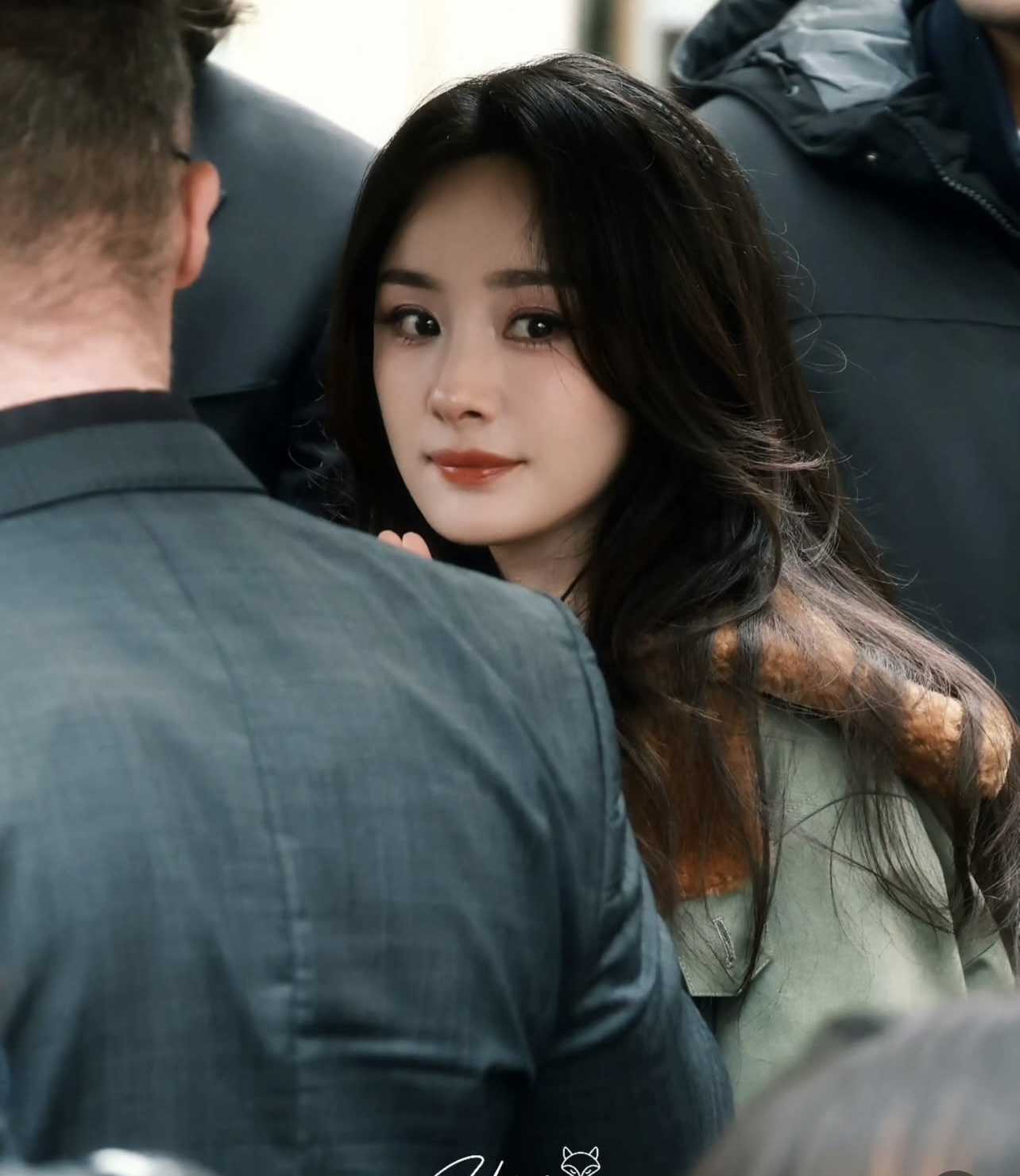 Đ&ocirc;i ch&acirc;n của Dương Mịch xứng đ&aacute;ng triệu đ&ocirc;, Vương Nhất B&aacute;c vẫn mờ nhạt tại show Loewe- Ảnh 8.