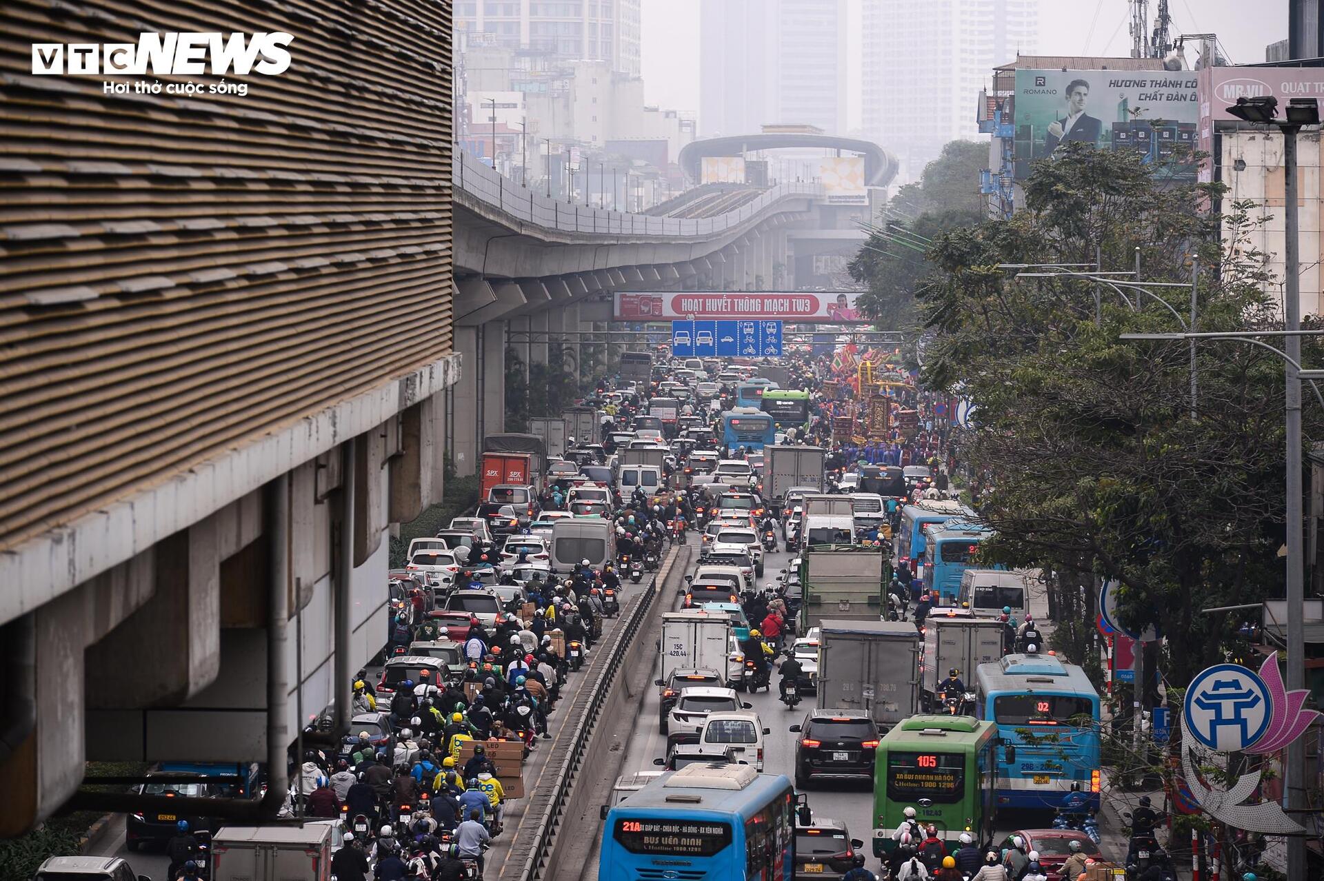 Rồng bay, kiệu quay giữa phố Hà Nội- Ảnh 5.