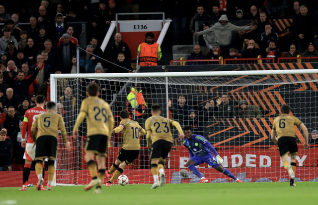 Bruno Fernandes bùng nổ hat-trick, Man United đoạt vé tứ kết Europa League- Ảnh 2.