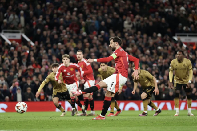 Bruno Fernandes bùng nổ hat-trick, Man United đoạt vé tứ kết Europa League- Ảnh 3.