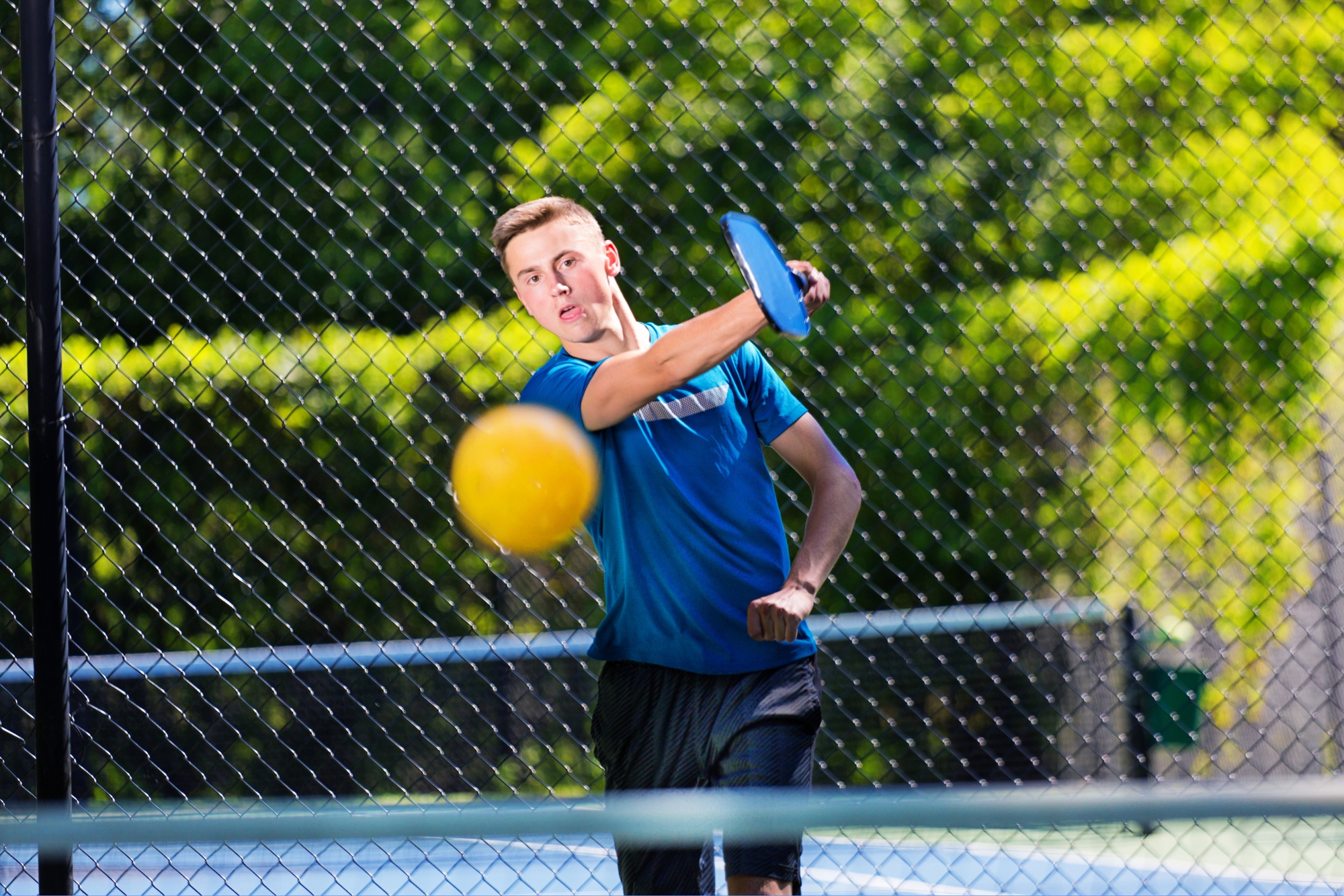 Chinh phục pickleball: Tất tần tật về giao bóng, kỹ thuật thuộc cơ bản nhưng vô cùng quan trọng- Ảnh 1.