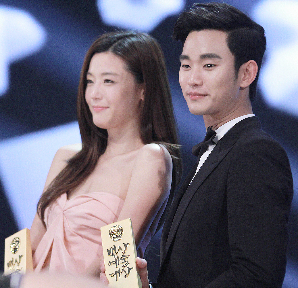 Tiết lộ gây sốc về Kim Soo Hyun: Bệnh ngôi sao hành hạ cả 1 ekip, giật spotlight của Jeon Ji Hyun?- Ảnh 4.