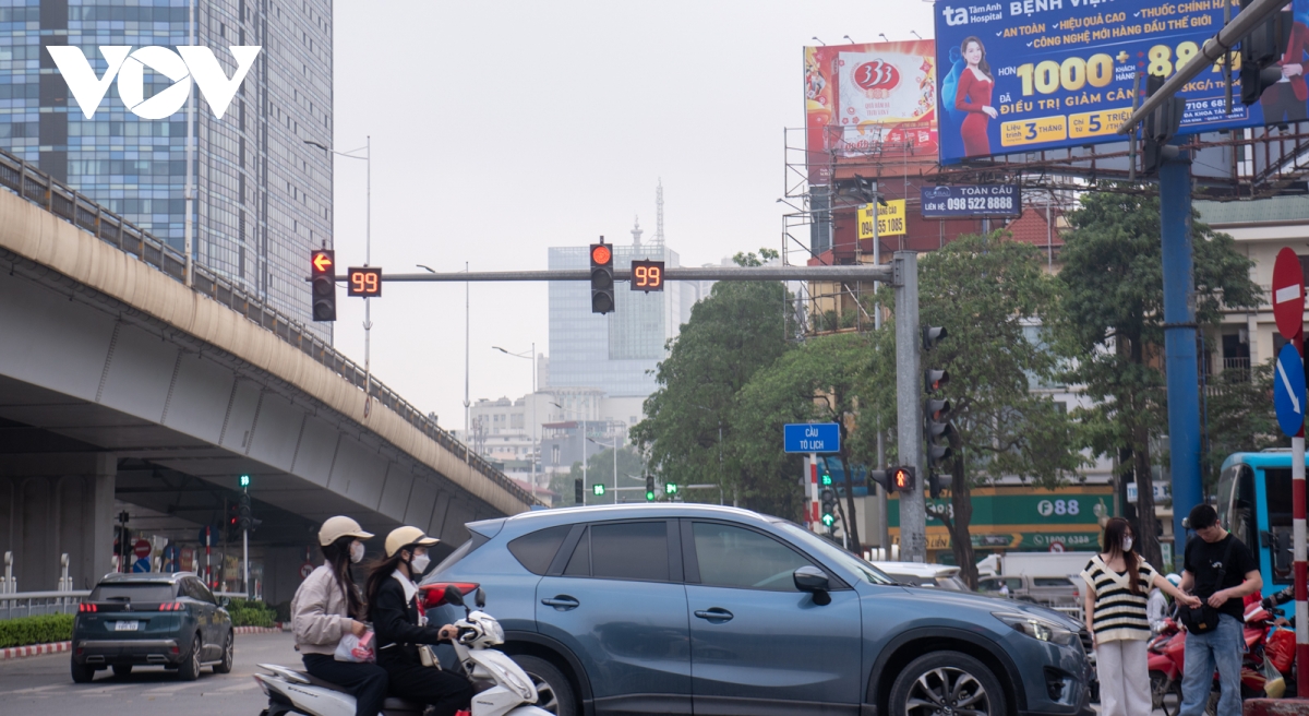 Hàng loạt nút giao ở Hà Nội đèn đỏ trên 100 giây và delay khiến người dân ngao ngán- Ảnh 9.