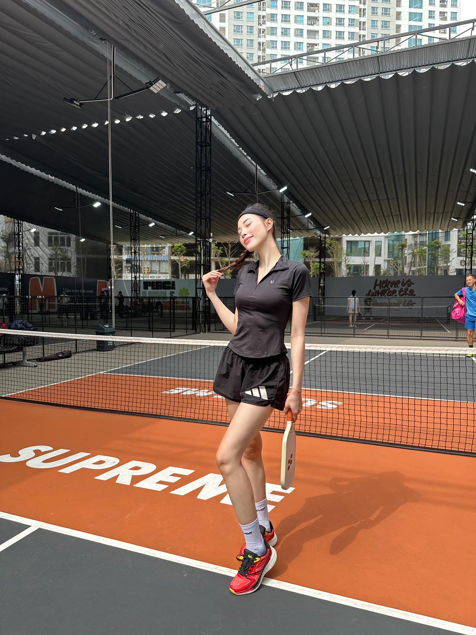 Hotgirl bóng chuyền chơi pickleball, không cần mặc sexy, vóc dáng và nhan sắc vẫn cực đỉnh- Ảnh 3.