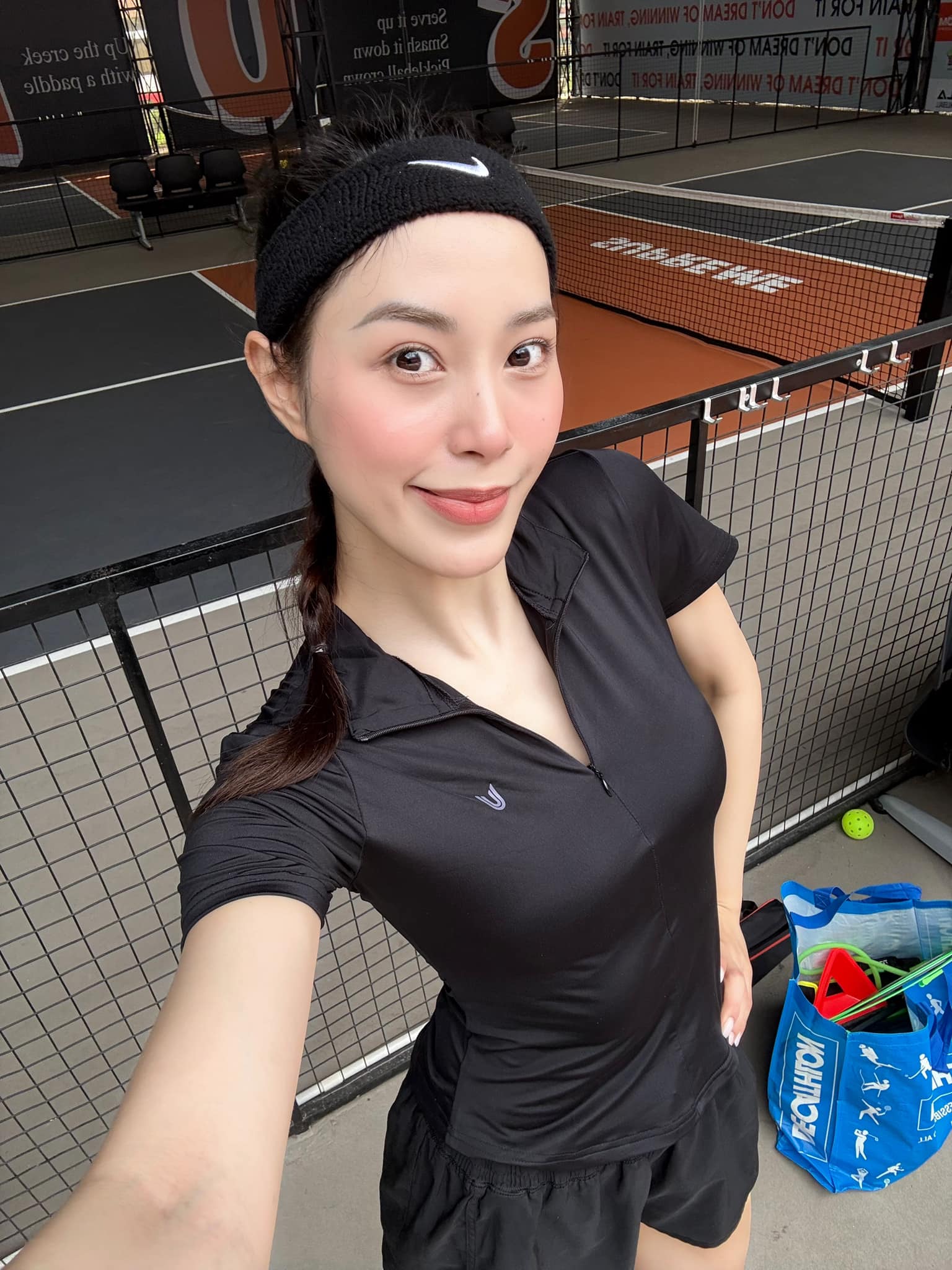 Hotgirl bóng chuyền chơi pickleball, không cần mặc sexy, vóc dáng và nhan sắc vẫn cực đỉnh- Ảnh 2.