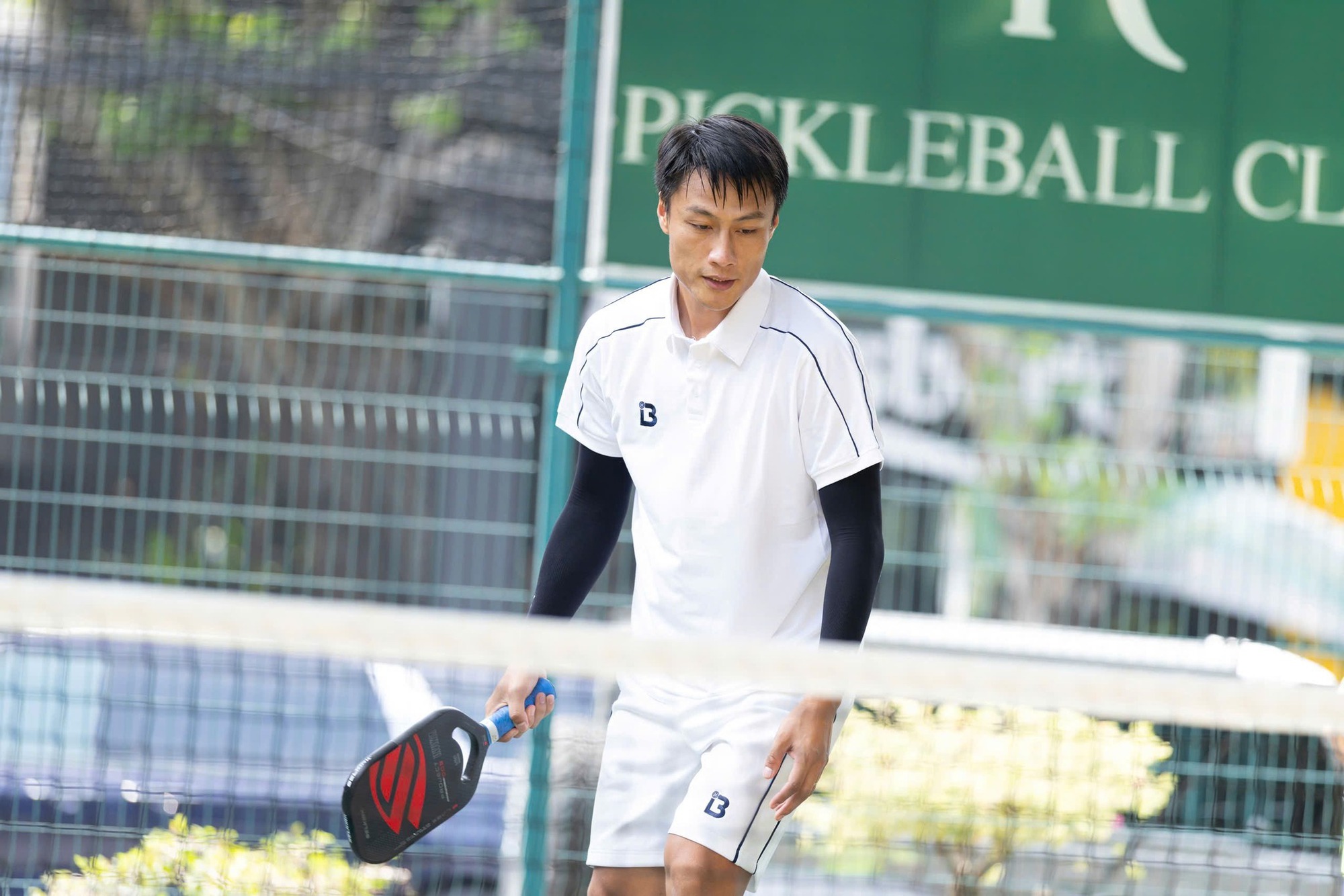 Nàng siêu mẫu lần đầu thi đấu pickleball cùng chồng cầu thủ, khoe nhan sắc xinh đẹp, thần thái khi bước xuống từ xế hộp mới đỉnh- Ảnh 10.