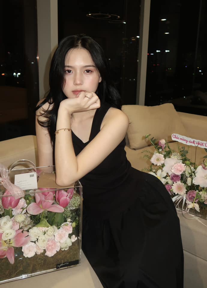 Top 3 nàng WAGs Việt xinh đẹp, thần thái hơn cả người mẫu: Doãn Hải My, Chu Thanh Huyền và một hotgirl nổi tiếng- Ảnh 2.