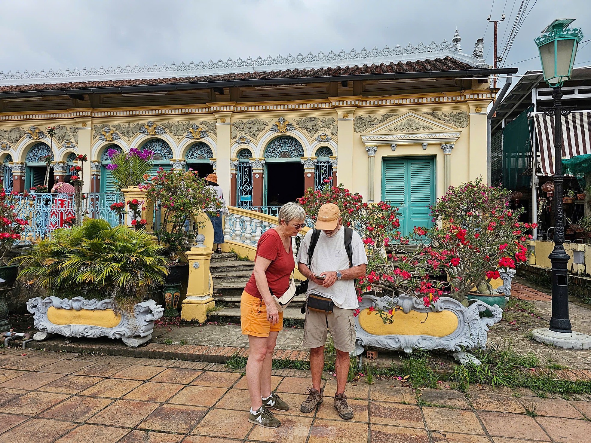 Du khách say mê ngôi nhà từng quay bộ phim ‘Người tình’ nổi tiếng- Ảnh 15.