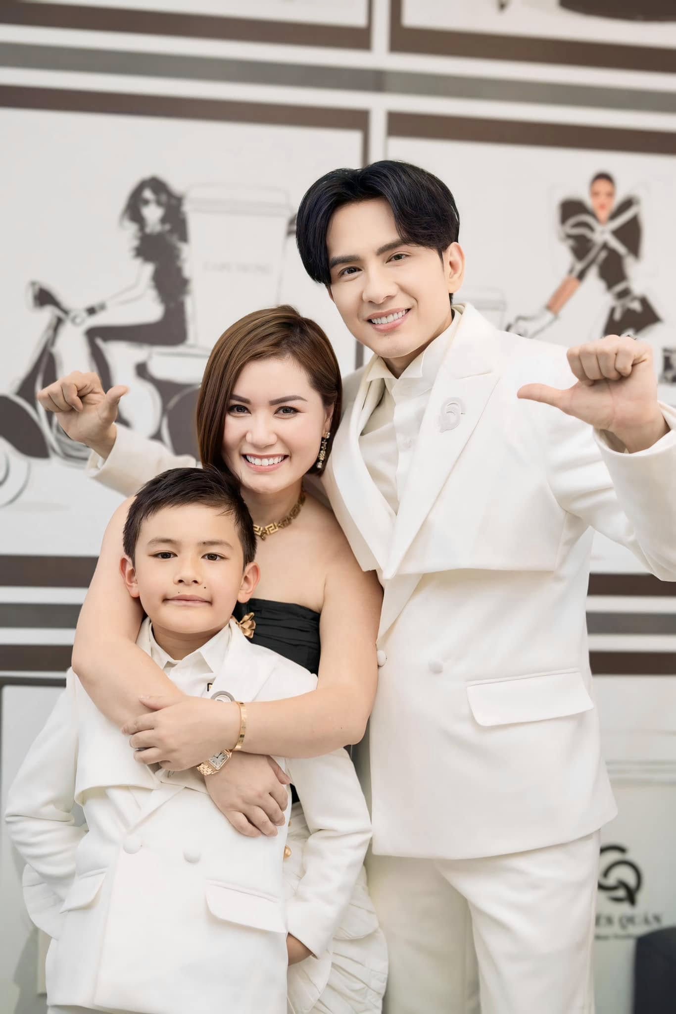 Quý tử nhà sao Vbiz là rich kid thứ thiệt: 8 tuổi làm chủ 3 công ty, nói được tới 4 thứ tiếng- Ảnh 3.