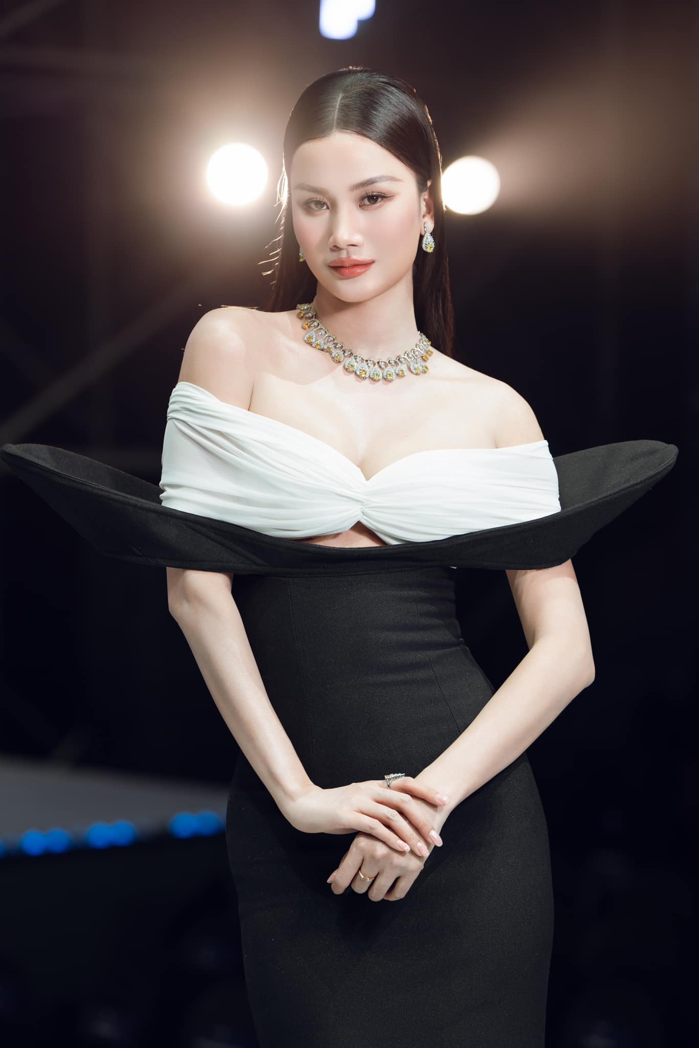 Á hậu Miss Universe Vietnam vừa được cầu hôn nhẫn kim cương khủng lộ thêm thông tin hiếm về đám cưới- Ảnh 7.