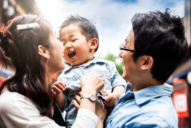 C&aacute;ch nhanh nhất để t&iacute;ch lũy phước l&agrave;nh cho con c&aacute;i l&agrave; cha mẹ l&agrave;m được điều n&agrave;y!- Ảnh 1.
