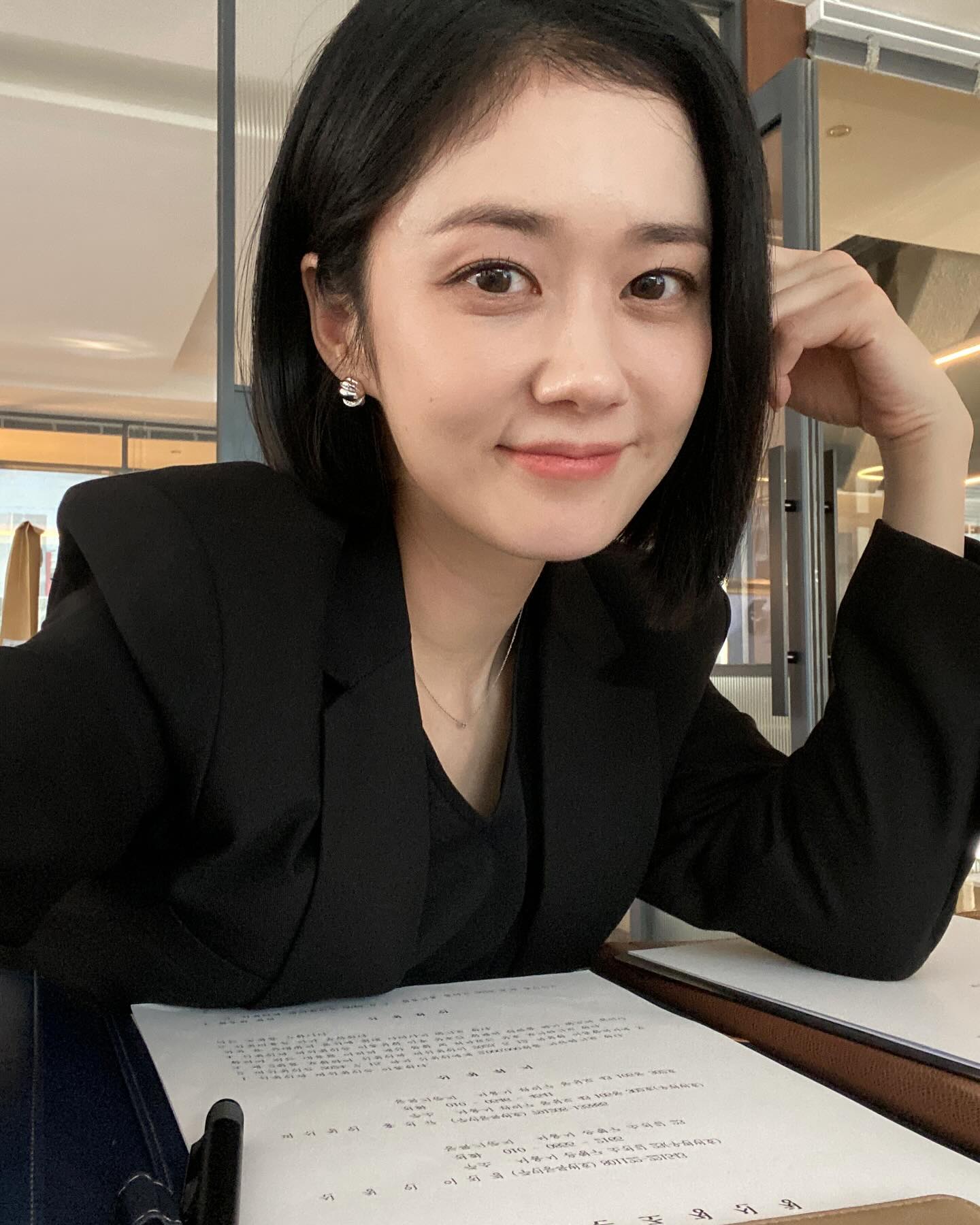 Không phải đồ xa xỉ, Jang Nara dùng lọ sữa rửa mặt và nước tẩy trang bình dân, ở đâu cũng bán- Ảnh 4.