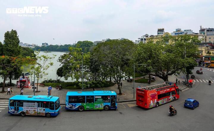 Kiến nghị giới hạn tốc độ 30km/h trong phố cổ Hà Nội- Ảnh 1.