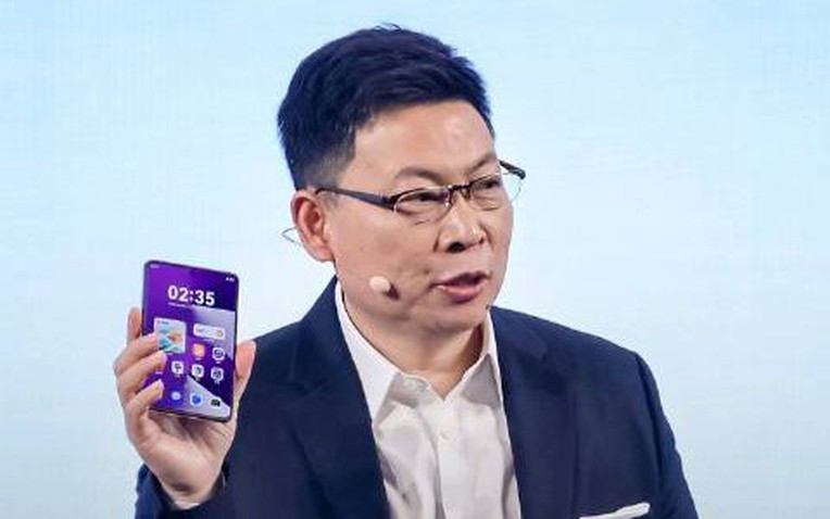 Huawei ra mắt điện thoại gập độc dị, CEO bảo là 