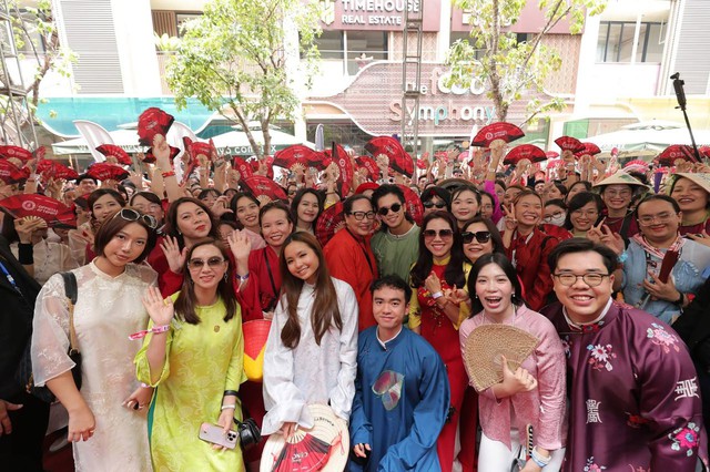 Chỉ có ở concert "Anh Trai Vượt Ngàn Chông Gai": Tưởng đâu đi concert chỉ nghe nhạc thôi mà cũng bỏ túi mớ ảnh triệu like đáng nhớ!- Ảnh 4.