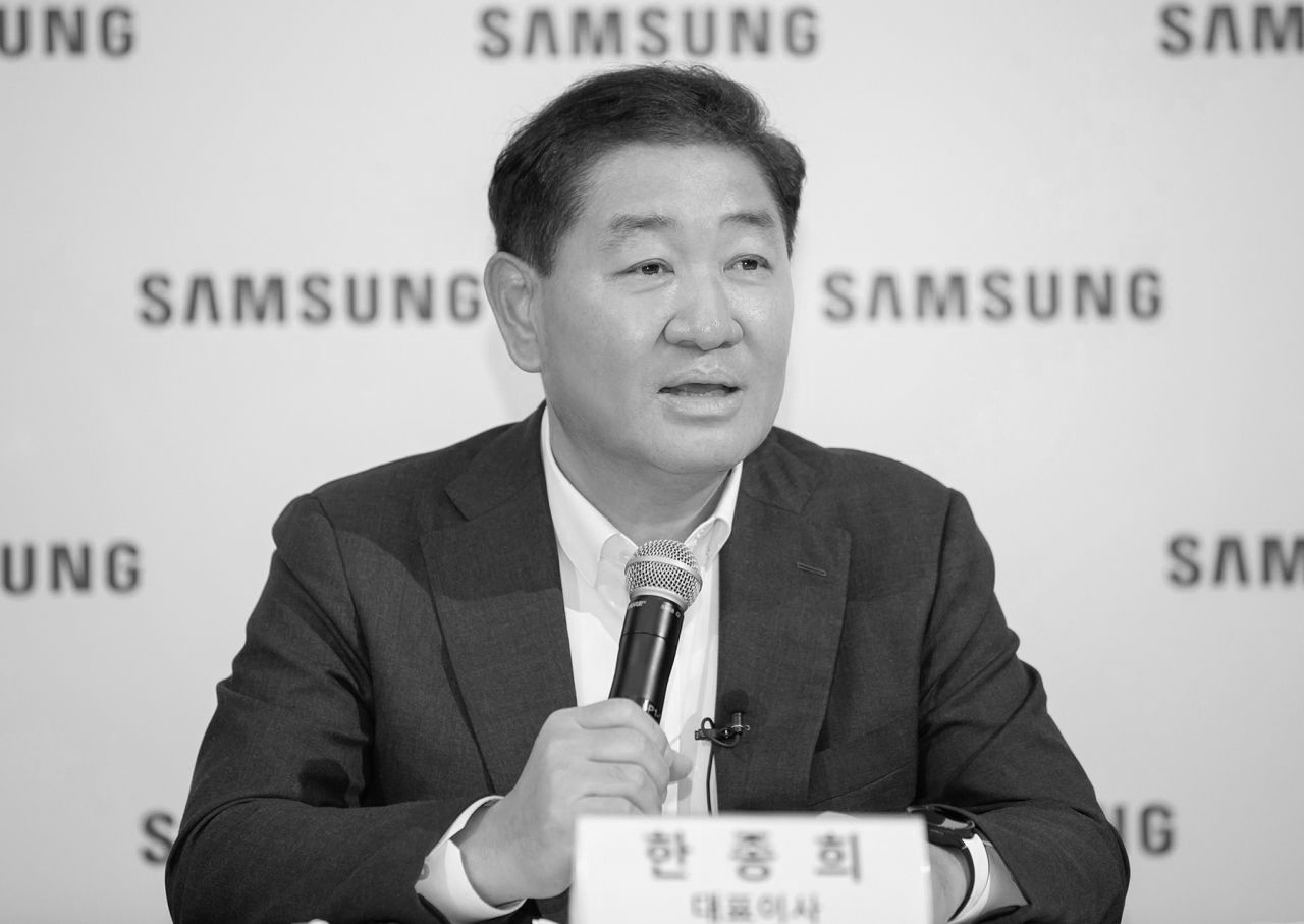 Thừa nhận của CEO Samsung trước khi đột ngột qua đời- Ảnh 1.