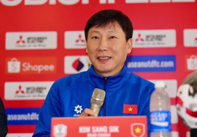 B&aacute;o H&agrave;n Quốc chỉ ra nhiệm vụ đặc biệt của HLV Kim Sang-sik, kh&oacute; khăn hơn v&ograve;ng loại Asian Cup- Ảnh 1.