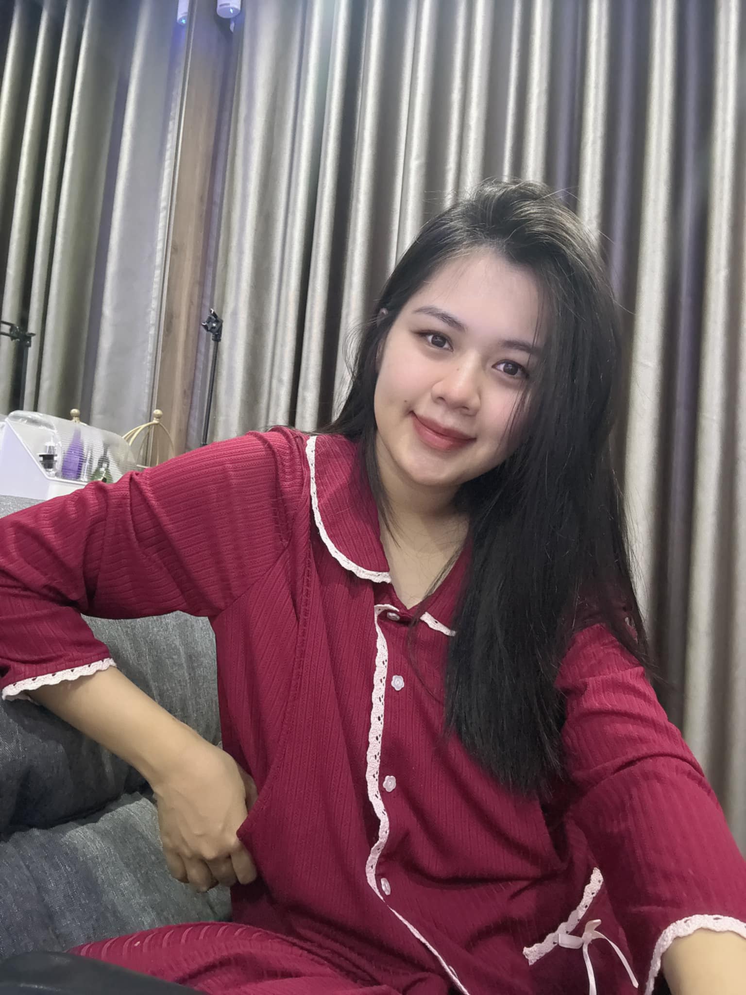 Nàng WAG ở nhà trông con, xem camera bất ngờ thấy một hành động gây 