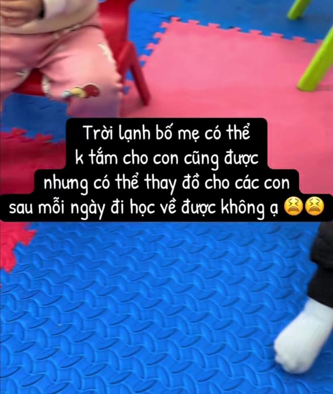 Cô giáo mầm non nài nỉ: 