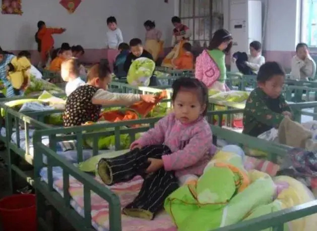 Gửi nhầm bức ảnh học sinh đang ngủ vào nhóm phụ huynh, cô giáo vội xóa trong vòng 2 phút nhưng vẫn bị phát hiện: Cô không thoát được đâu!- Ảnh 2. Gửi nhầm bức ảnh học sinh đang ngủ vào nhóm phụ huynh, cô giáo vội xóa trong vòng 2 phút nhưng vẫn bị phát hiện: Cô không thoát được đâu!- Ảnh 2.