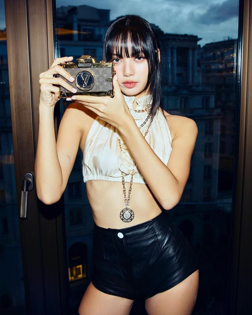 Kín đáo nhưng cực sexy cuốn hút tại Oscar 2025, Lisa tiết lộ có eo con kiến nhờ các bữa luôn ăn nhiều 1 món- Ảnh 7.