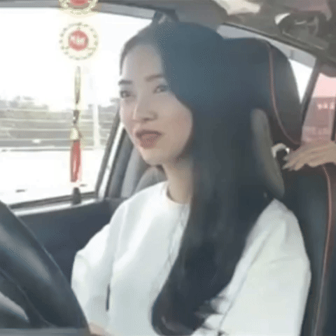 "Cam thường" check nhan sắc thật của nàng WAG xinh nhất làng bóng đá, có lộ khuyết điểm khi không có filter?- Ảnh 1.