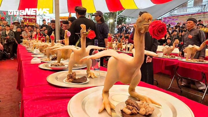 Hội thi độc lạ bậc nhất Bắc Ninh: G&agrave; đứng tr&ecirc;n m&acirc;m, x&ocirc;i trắng tinh kh&ocirc;ng vết nứt- Ảnh 1.