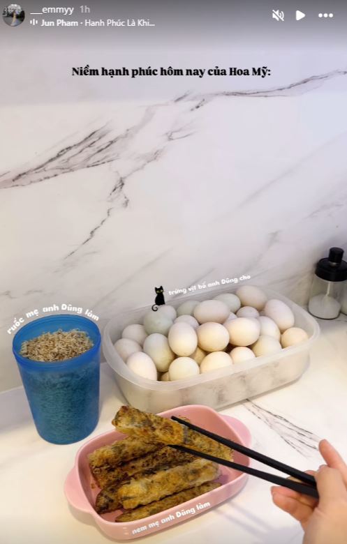 Nhâm Mạnh Dũng yêu nàng hot TikToker từng vướng ồn ào vì ăn mặc phản cảm, giờ đã rõ thái độ của mẹ chàng cầu thủ- Ảnh 1.