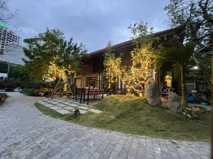 Bên trong biệt phủ như resort 5 sao của nam nghệ sĩ gắn liền với Gặp nhau cuối tuần- Ảnh 8.