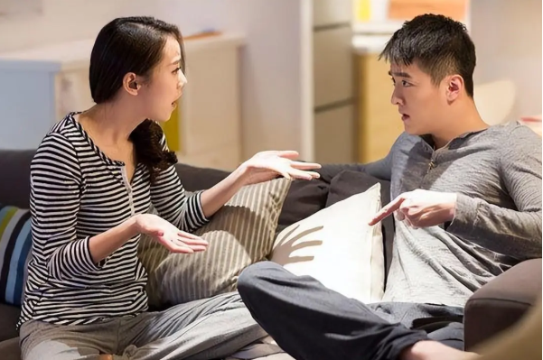 Tiết kiệm được 2,1 tỷ đồng sau 10 năm kết h&ocirc;n, định mua nh&agrave; th&igrave; ph&aacute;t hiện t&agrave;i khoản chỉ c&ograve;n 18k: Ho&aacute; ra thủ phạm lại ở ngay b&ecirc;n cạnh- Ảnh 1.