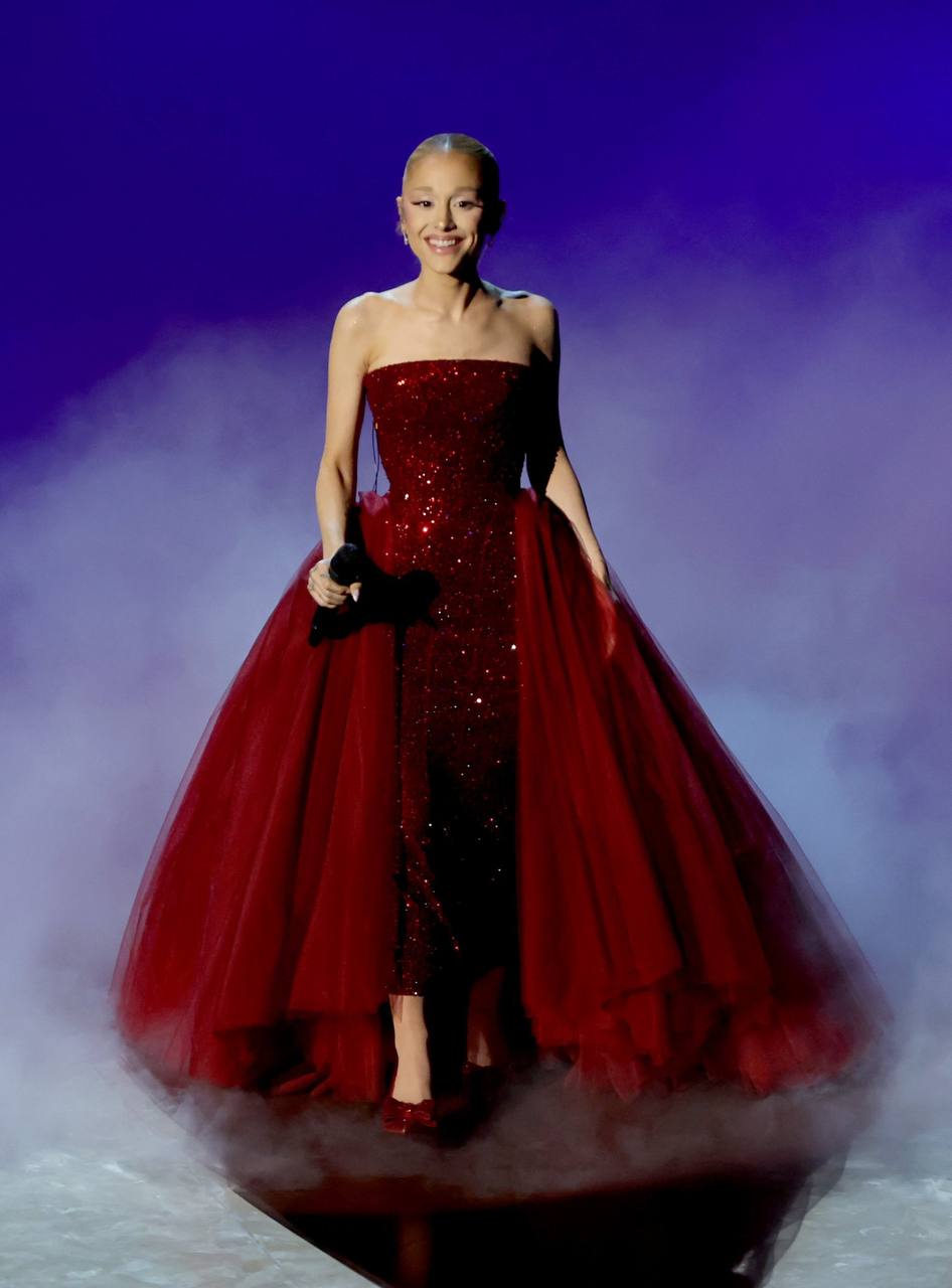 Công chúa Oscar đích thị là Ariana Grande, 2 tạo hình tuyệt đối điện ảnh- Ảnh 9.