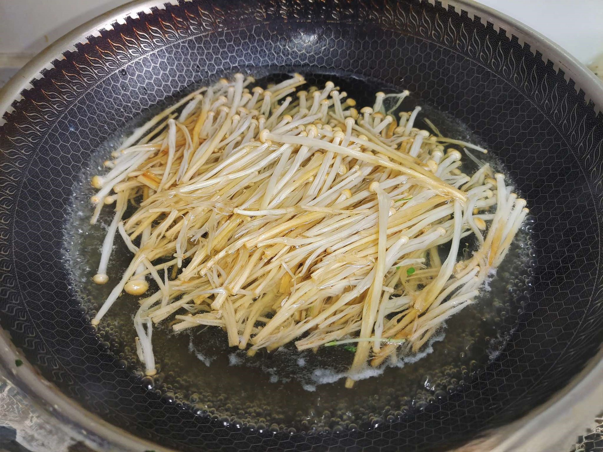 Món ăn này làm siêu nhanh chỉ khoảng 15 phút mà tươi ngon, giòn, bùi thơm lại giúp nuôi dưỡng gan cực tốt- Ảnh 3.