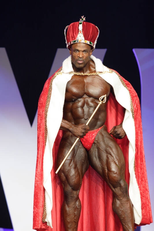 &ldquo;&Ocirc;ng vua&rdquo; l&agrave;ng thể h&igrave;nh từng chỉ sở hữu 0,33% mỡ trong cơ thể, h&igrave;nh ảnh tuổi 60 khiến nhiều người x&oacute;t xa- Ảnh 6.